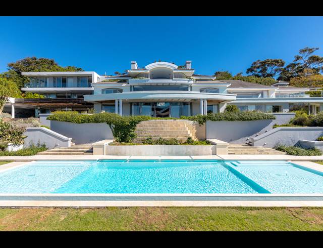 7 BEDROOM FREESTANDING TO LET IN CONSTANTIA